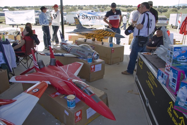 Download EUG000300 (640Wx427H)